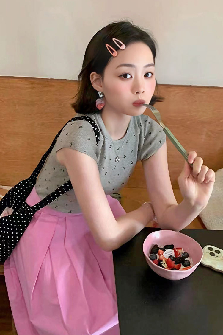 碎花緊身針織短袖上衣