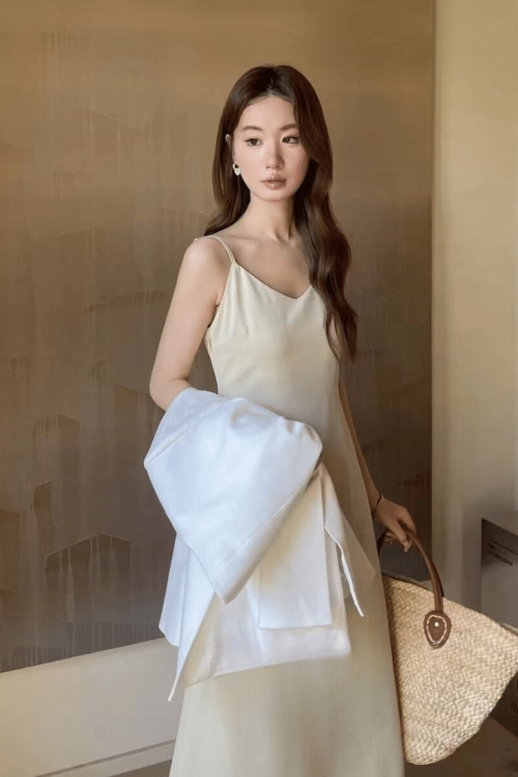 吊帶露背長款連衣裙